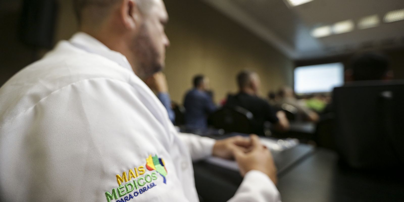 The focus: those tied to the Mais Médicos program, which places doctors in underserved areas of Brazil, including rural and remote communities.