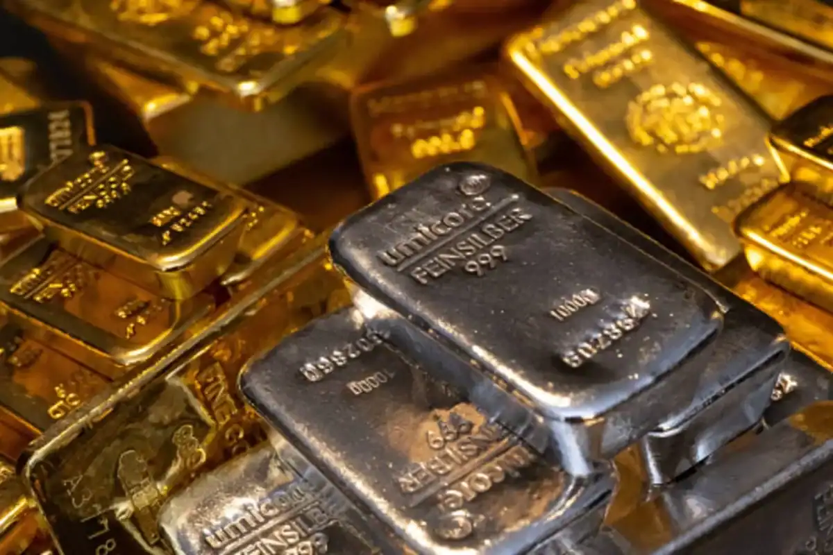 Gold and Silver Surge to New Peaks as Investors Seek Safety