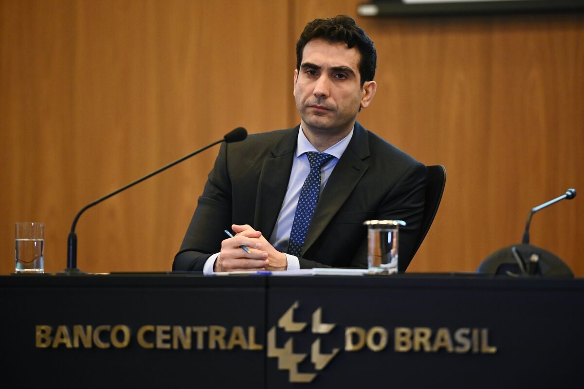 Brazil’s Congress Seeks Power to Fire Central Bank Chiefs Amid Key Bank Sale Dispute