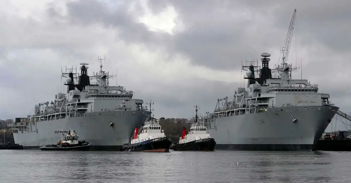 Brazil_and_United_Kingdom_sign_agreement_for_transfer_of_all_Albion-class_landing_platform_dock_vessels_925_001-b494d887