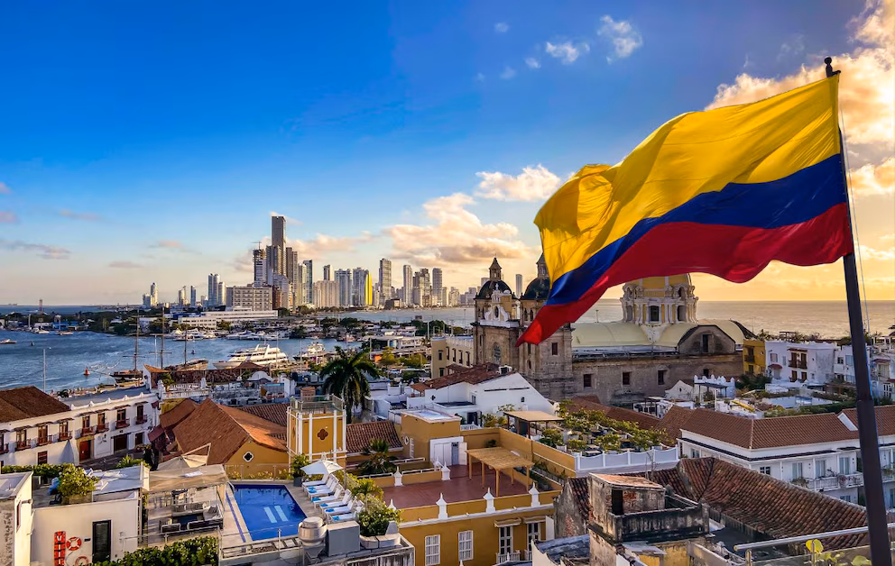 Colombia Moves to Raise $6.6 Billion Through Fuel VAT, Dividend Taxes and Sector Surcharges