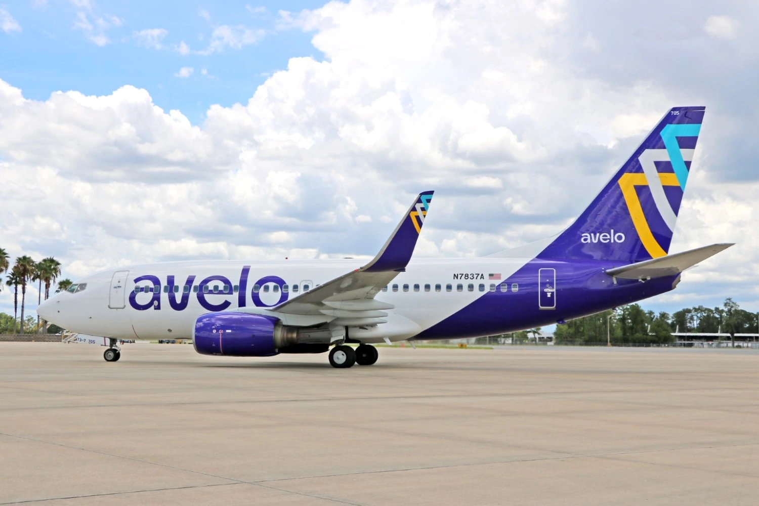 avelo-737-700