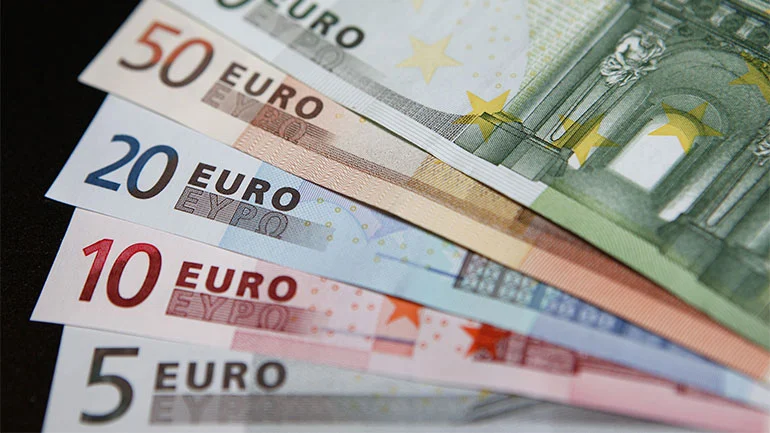 Colombia’s Eurobond Return: A Smart Move to Shield Its Budget
