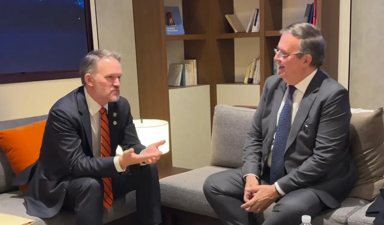 Jamieson-Greer-and-Marcelo-Ebrard-e1761759847149