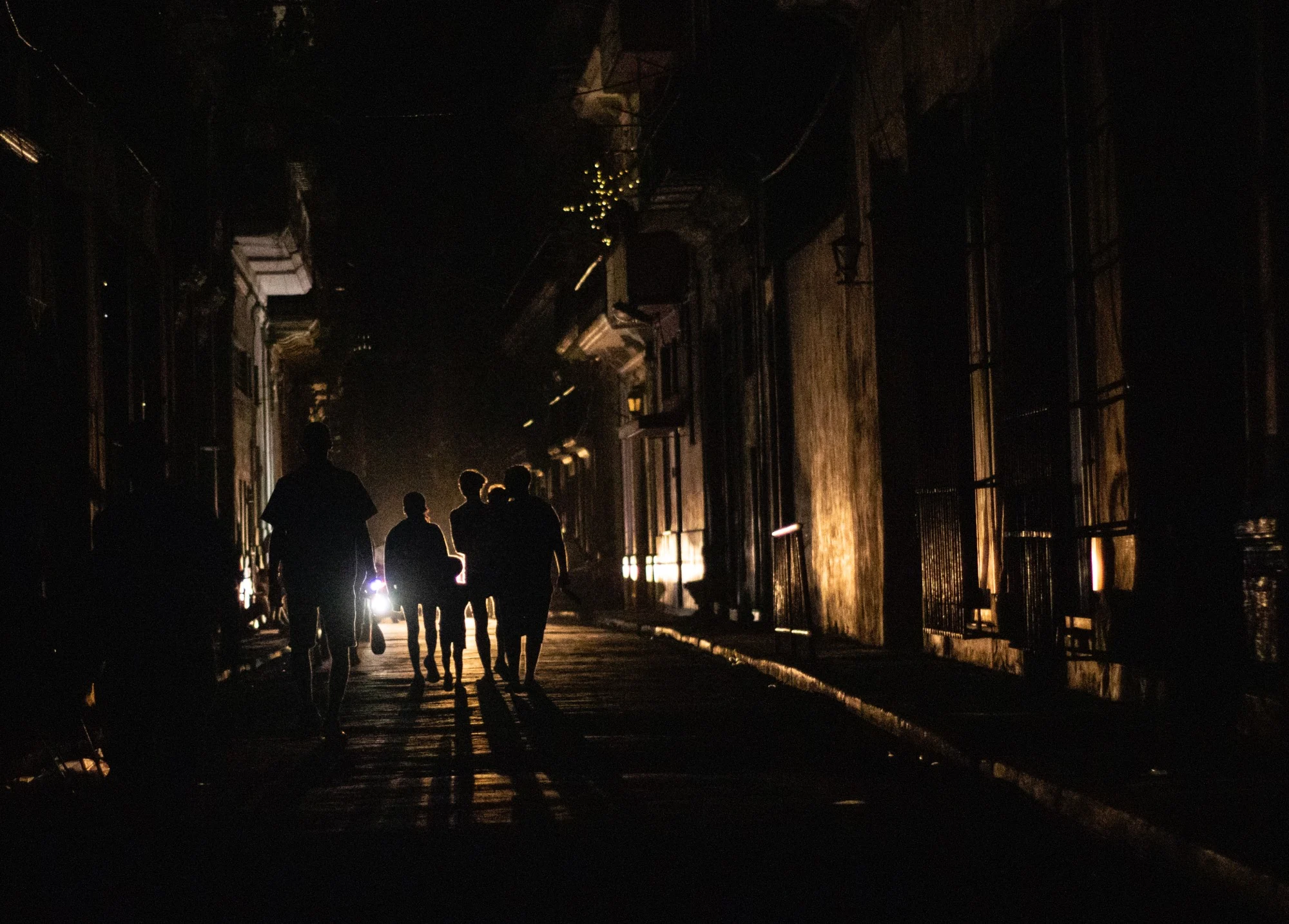 Power-Outage-in-Cuba.-Old-Havana-October-20-2024-El-Estornudo_portada