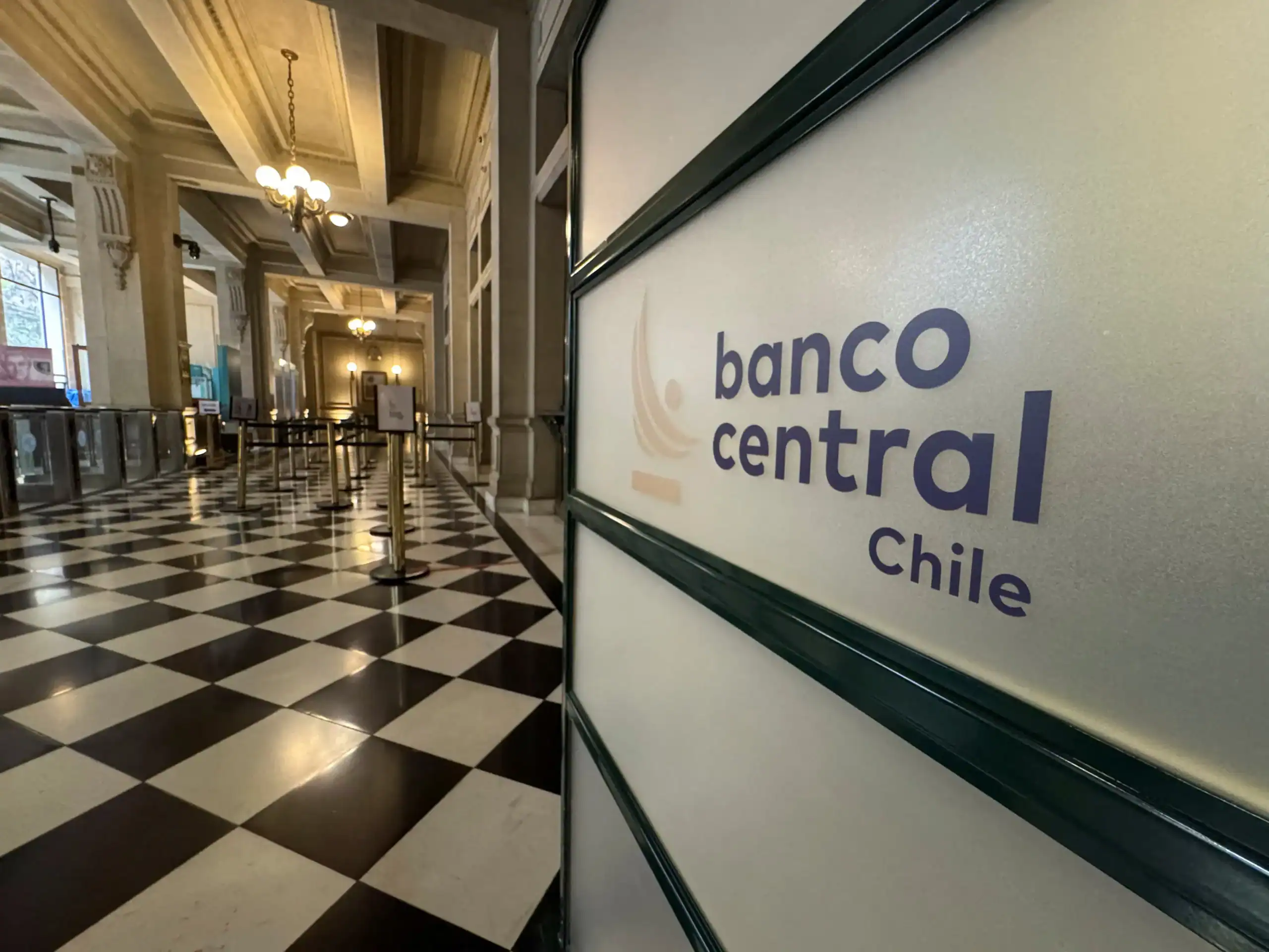 Oil Shock Kills Chile’s Rate Cut Plans