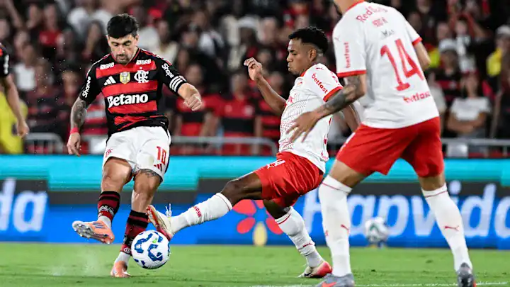Flamengo Suffer First Defeat Under Jardim in 3-0 Loss to Red Bull Bragantino
