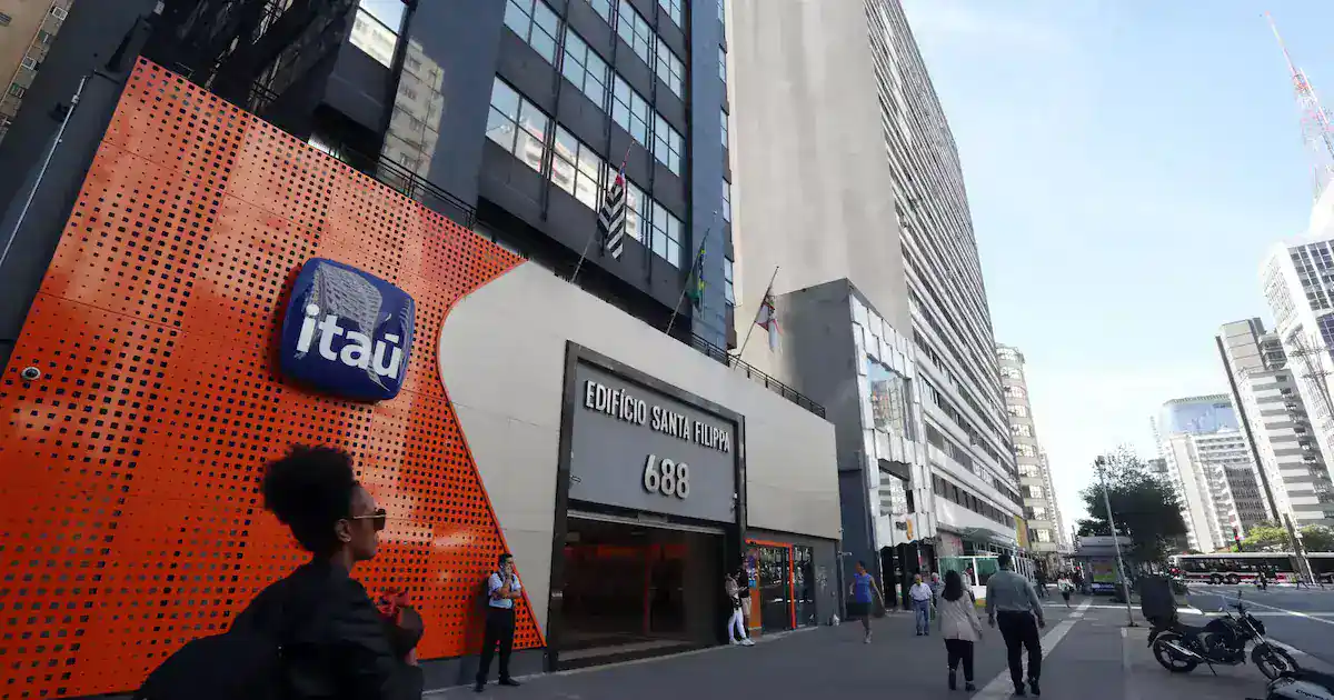 Brazil’s Big Three Banks Shut 938 Branches in One Year