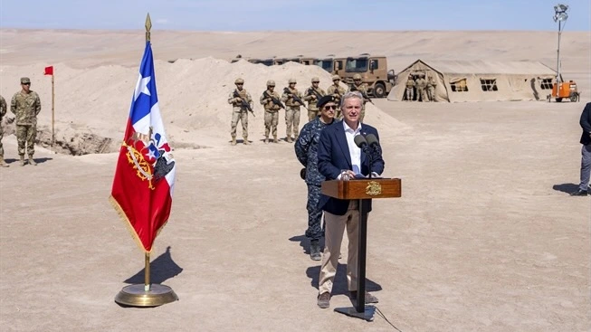 Kast-visits-a-militarized-site-near-border