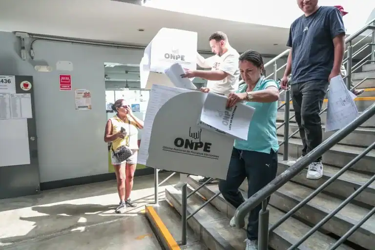 Peru’s Election Count Tightens as Left-Wing Sánchez Surges Toward Second Place and a Runoff Against Keiko