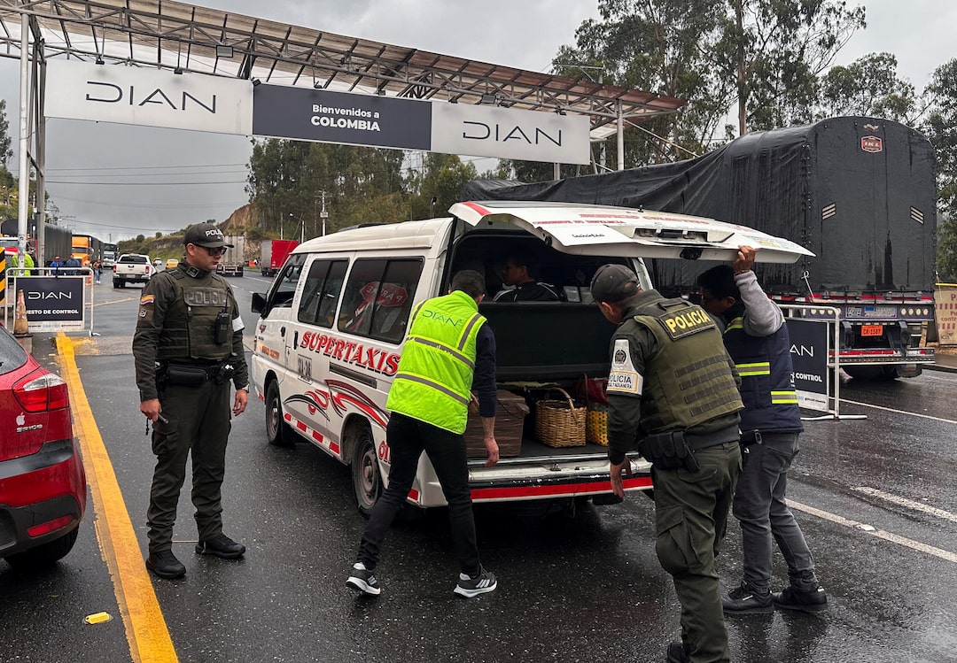 Ecuador Colombia tariff trade dispute 100 percent