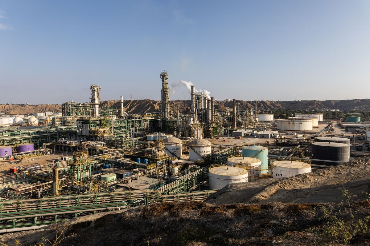 Venezuela oil economy growth petroleum coffers