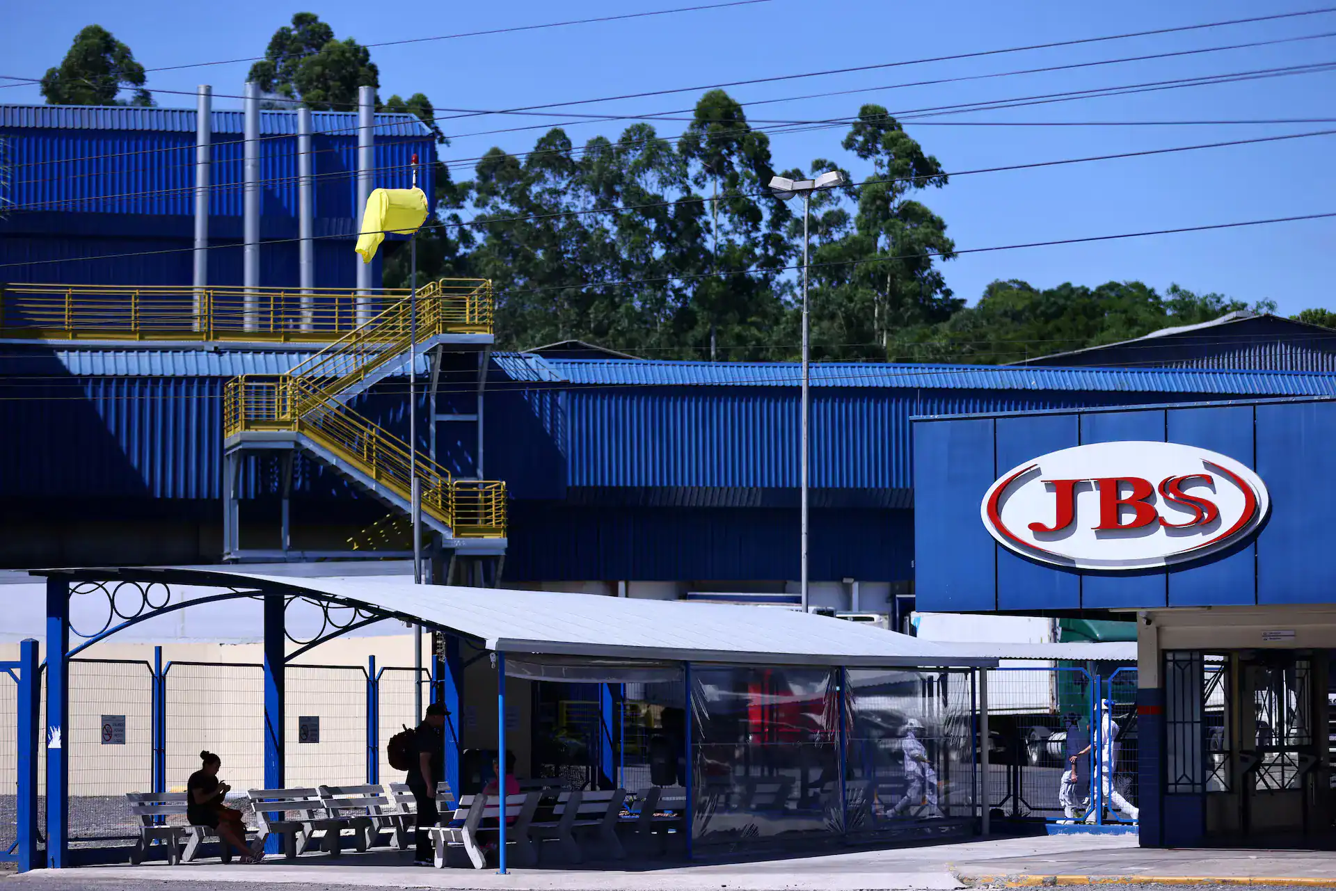 JBS Shuts Two US Meat Plants as Cattle Run Short