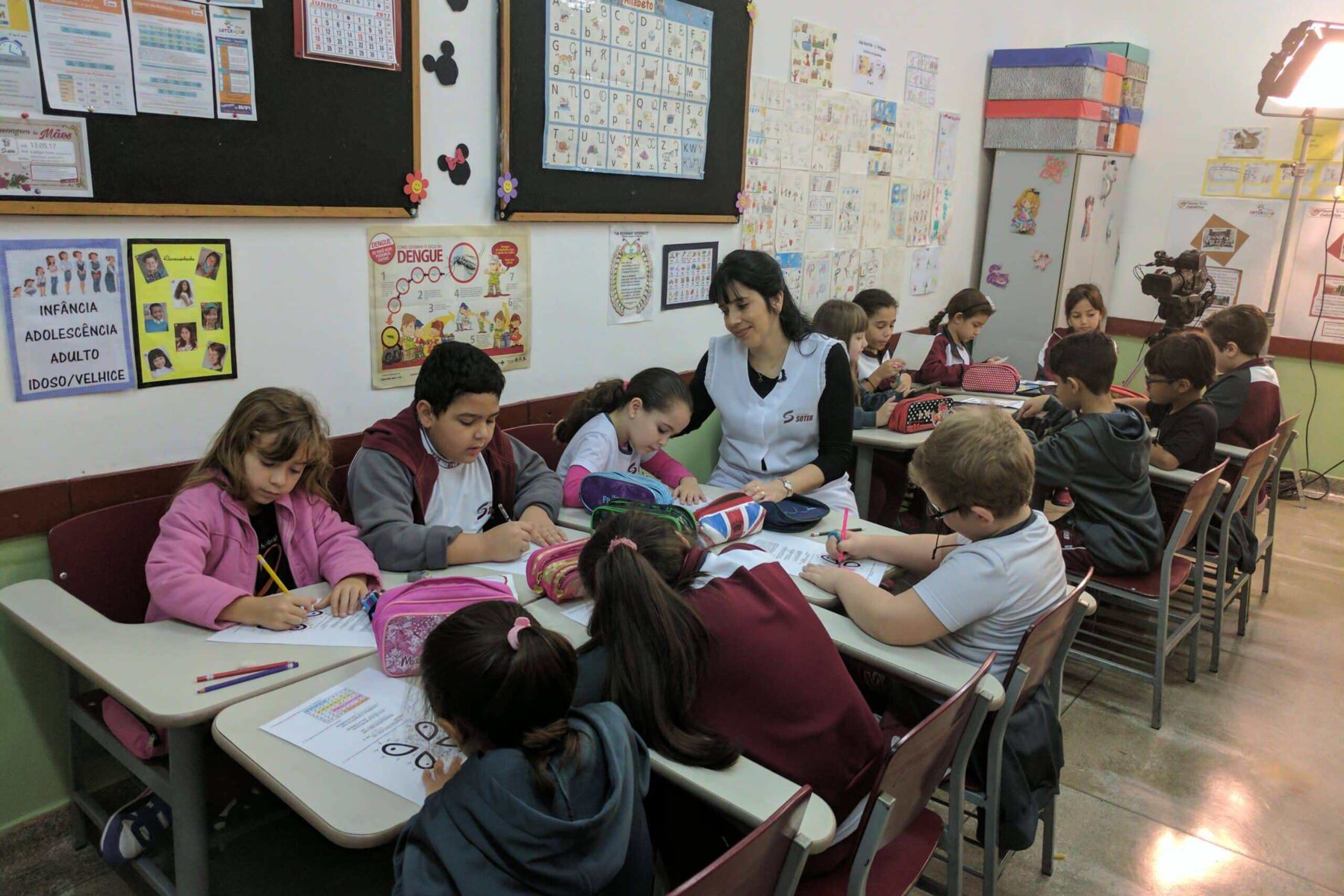 Students in a Brazilian classroom illustrating schools and education in Brazil for expat families