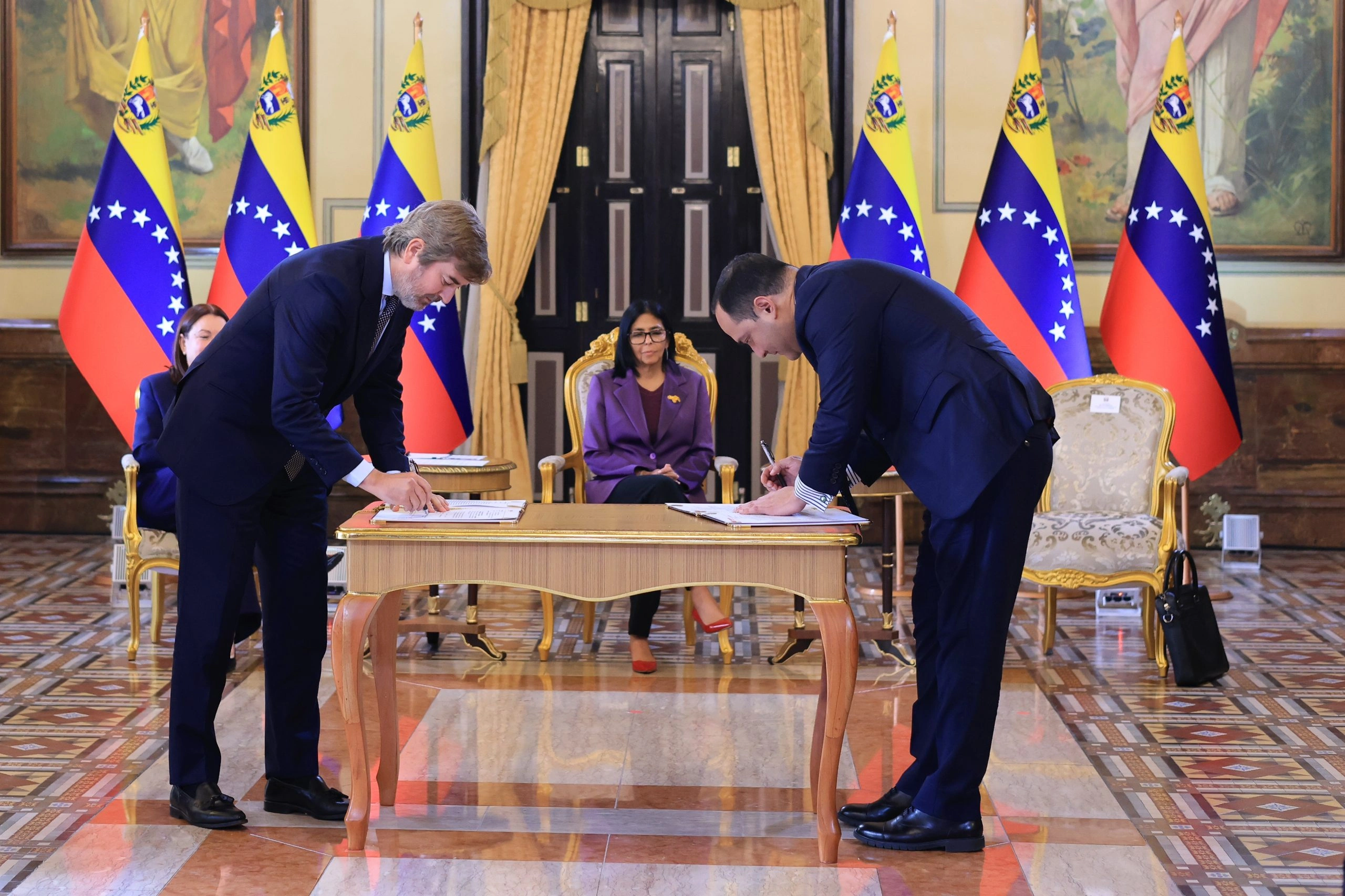Spain’s Repsol Bets on New Venezuelan Oil Ground as Majors Return