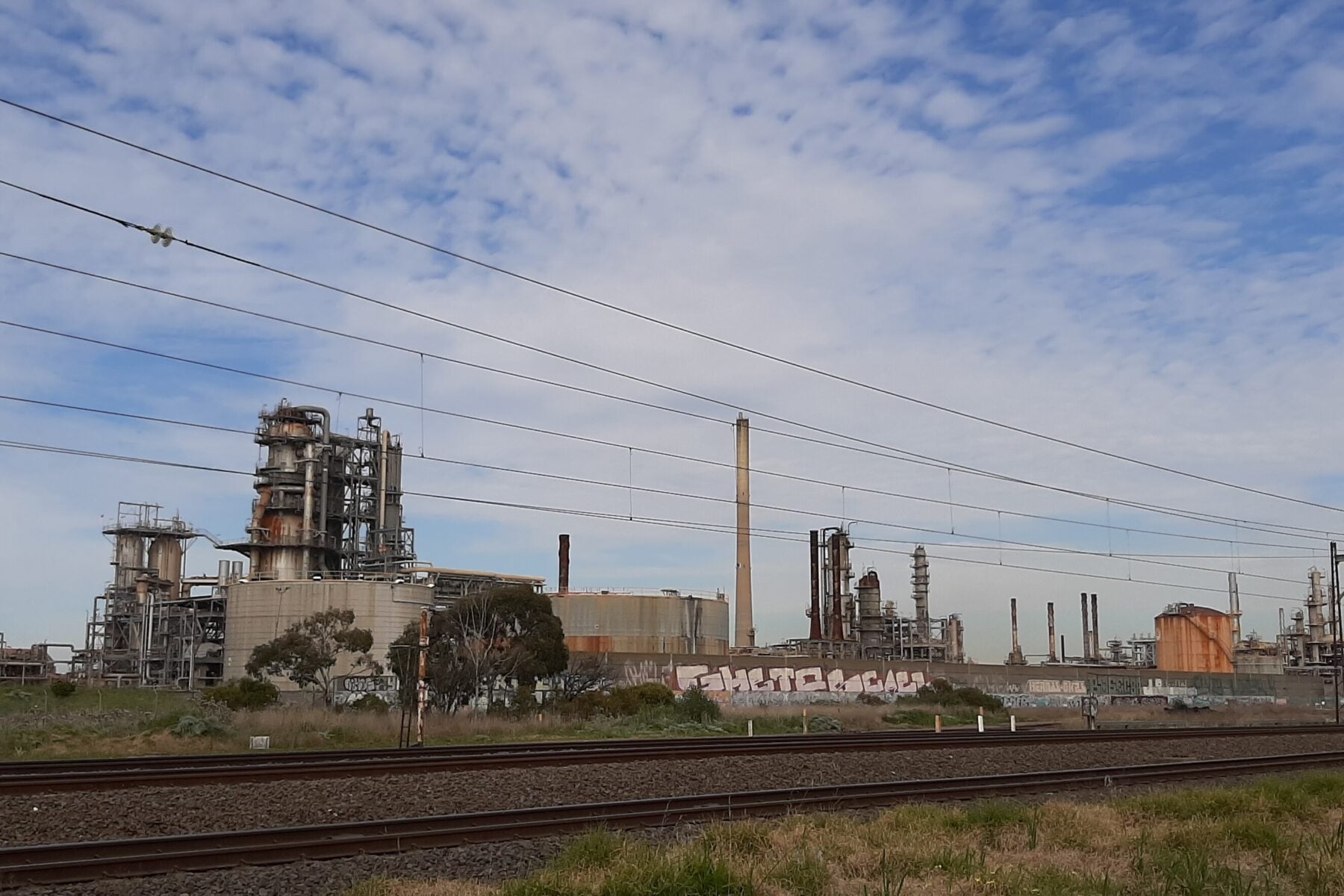 Oil refinery renewable fuels