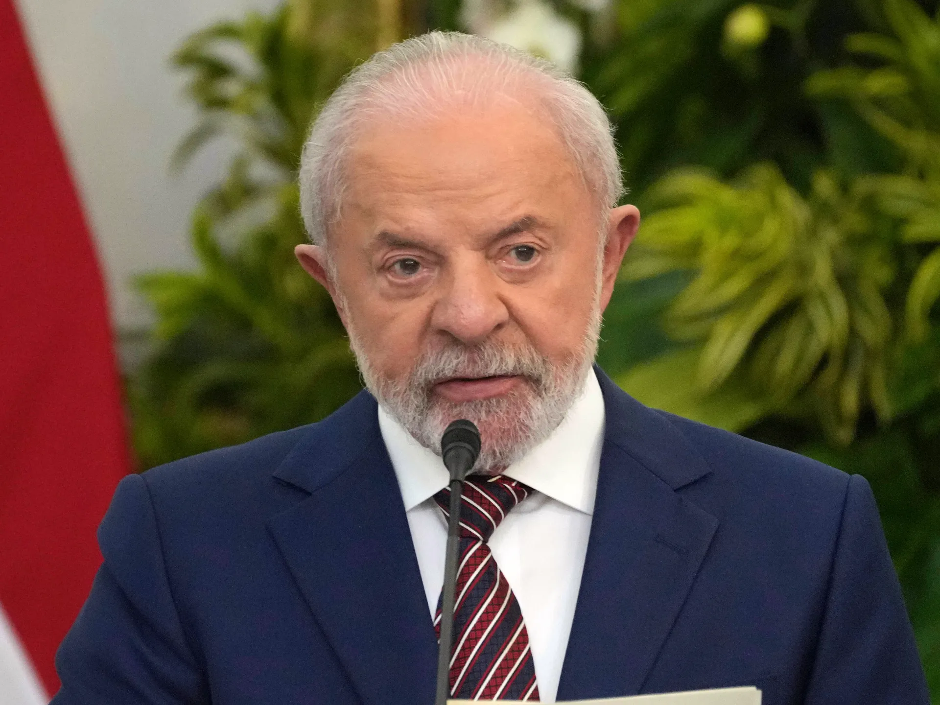 Lula Regains His Lead in a Brazil Race Investors A