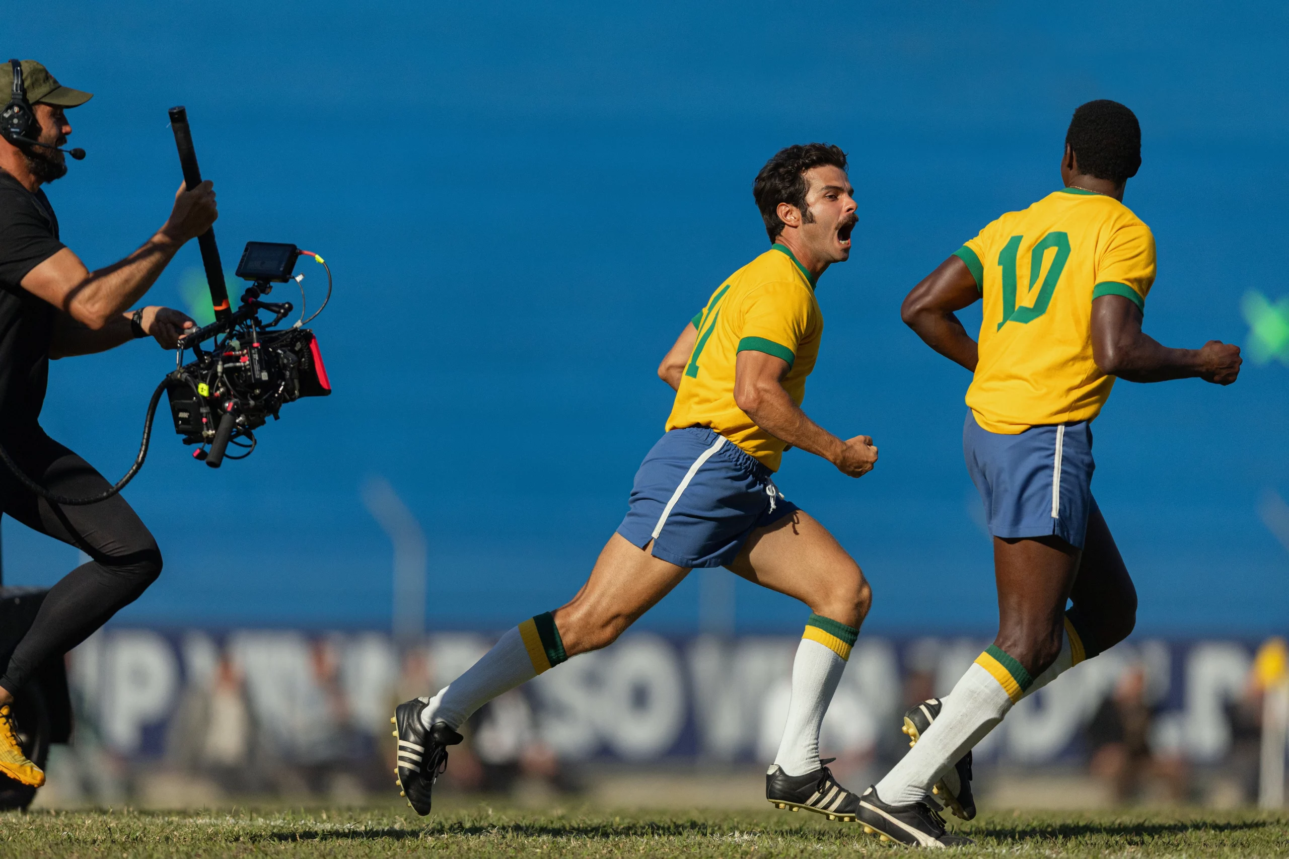 Streamers Mine Football Nostalgia to Ride the World Cup
