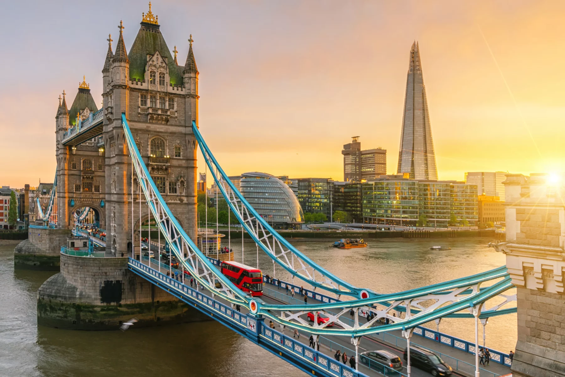 Bus_Tower_Bridge_ss_non-editorial_nbt2v0