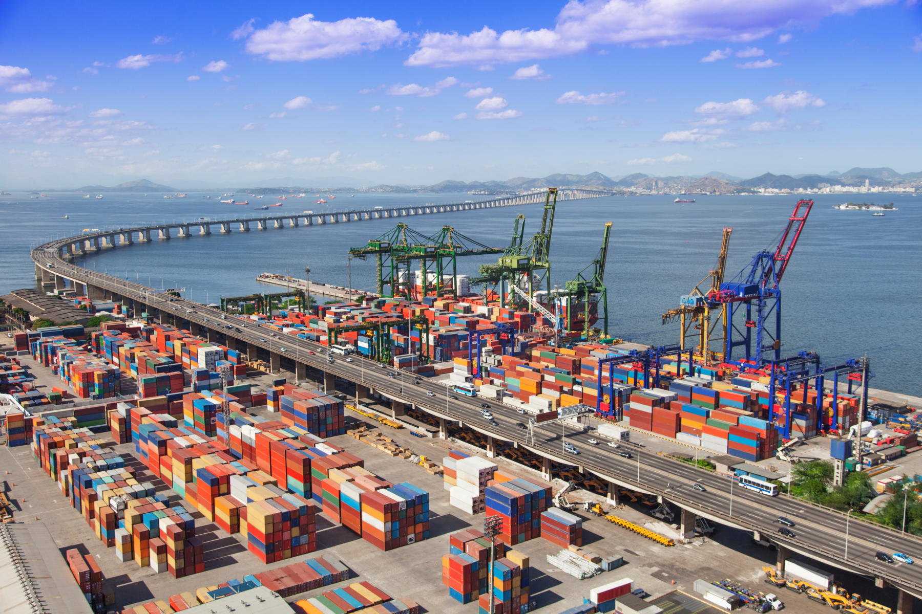Harbour-Brazil-Rio-de-Janeiro-containers-ship-transportation