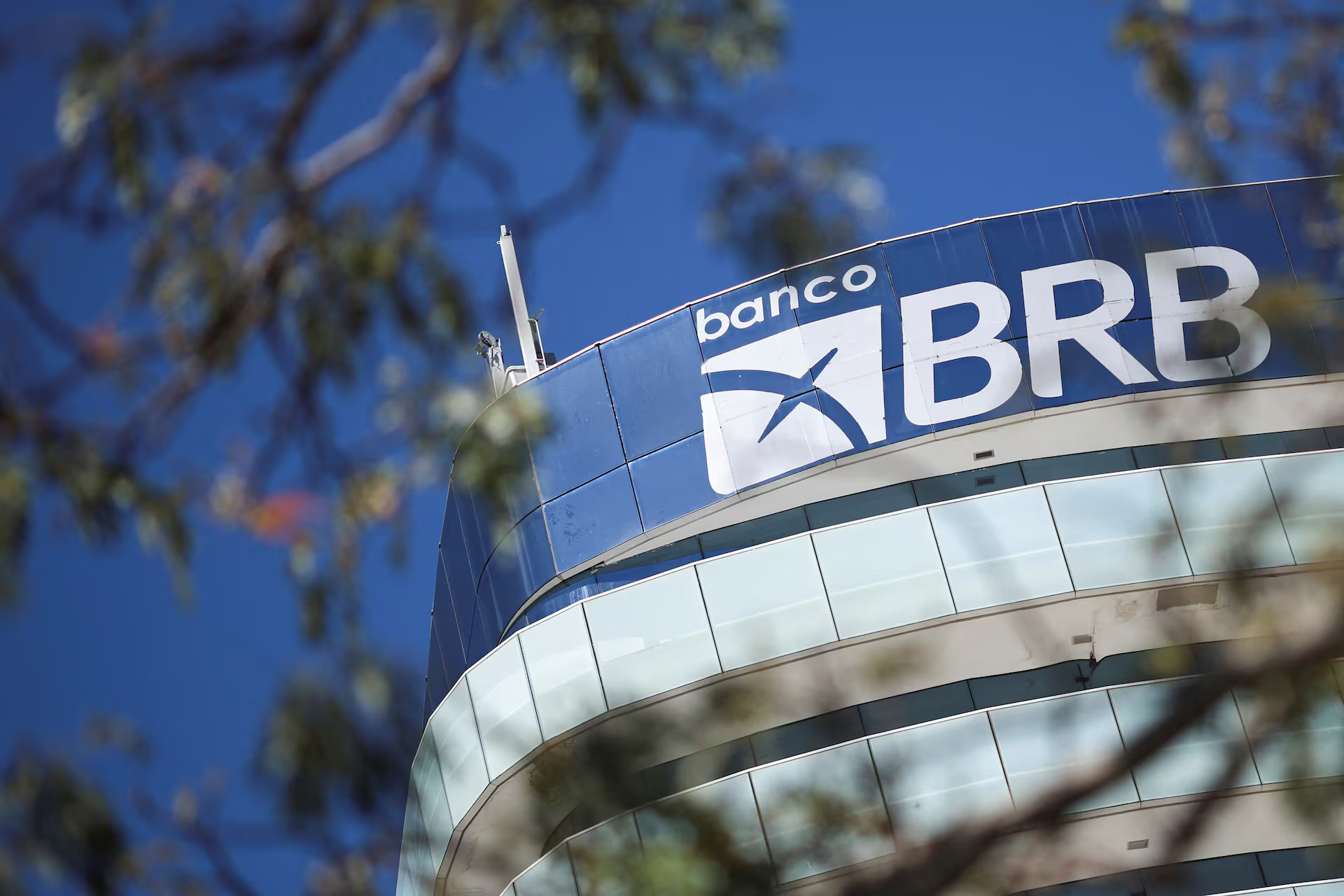 Brasília Signs a $1.2bn Bank Bailout as Fraud Fallout Spreads