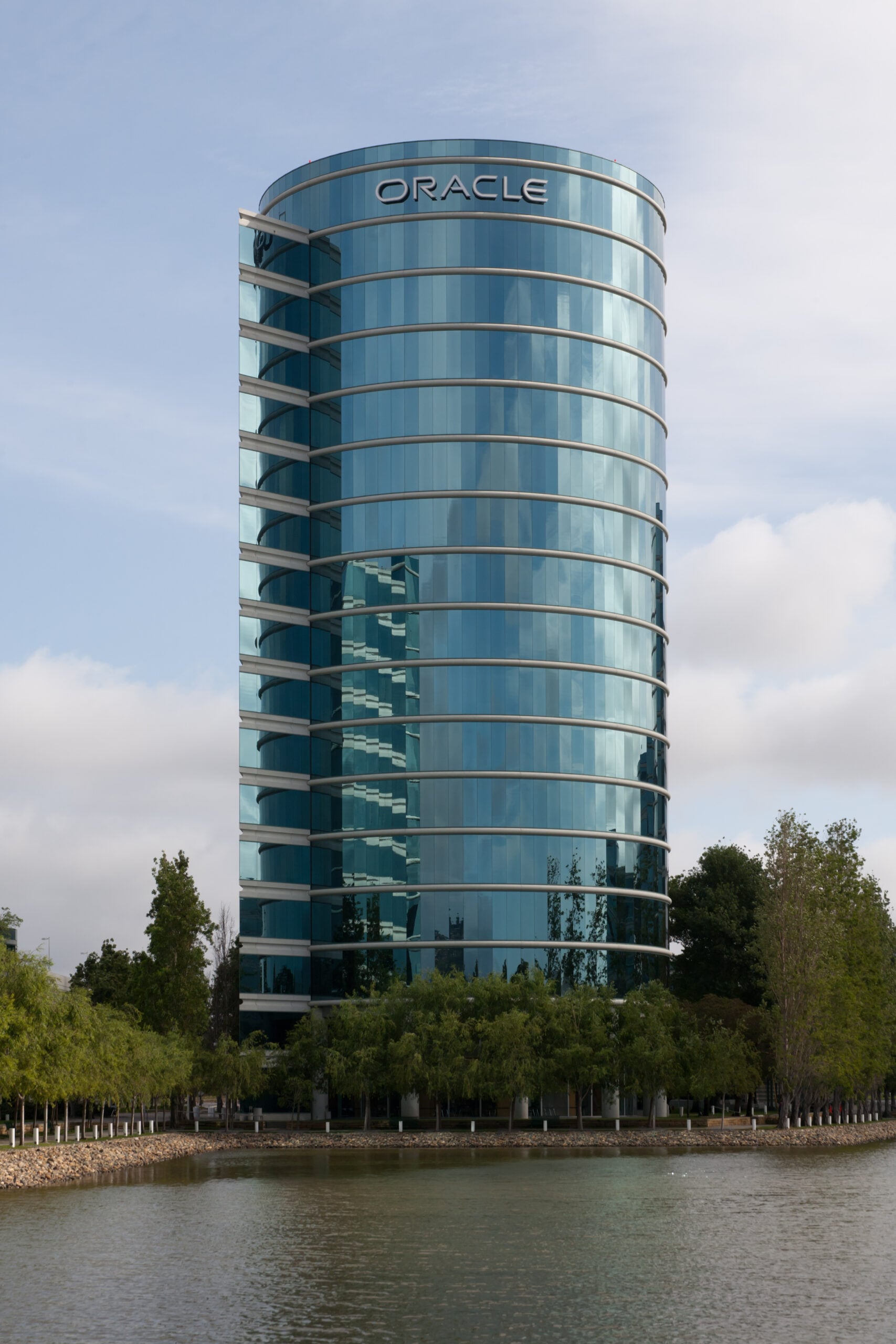 Oracle Cut 21,000 Jobs and Blamed AI. The Numbers Tell the Story