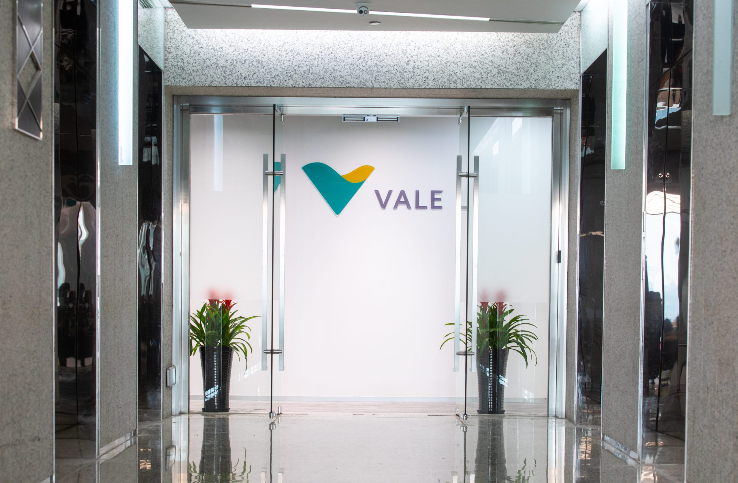 Vale Tops Brazil Brokers’ June Picks as Defensive Mood Sets In