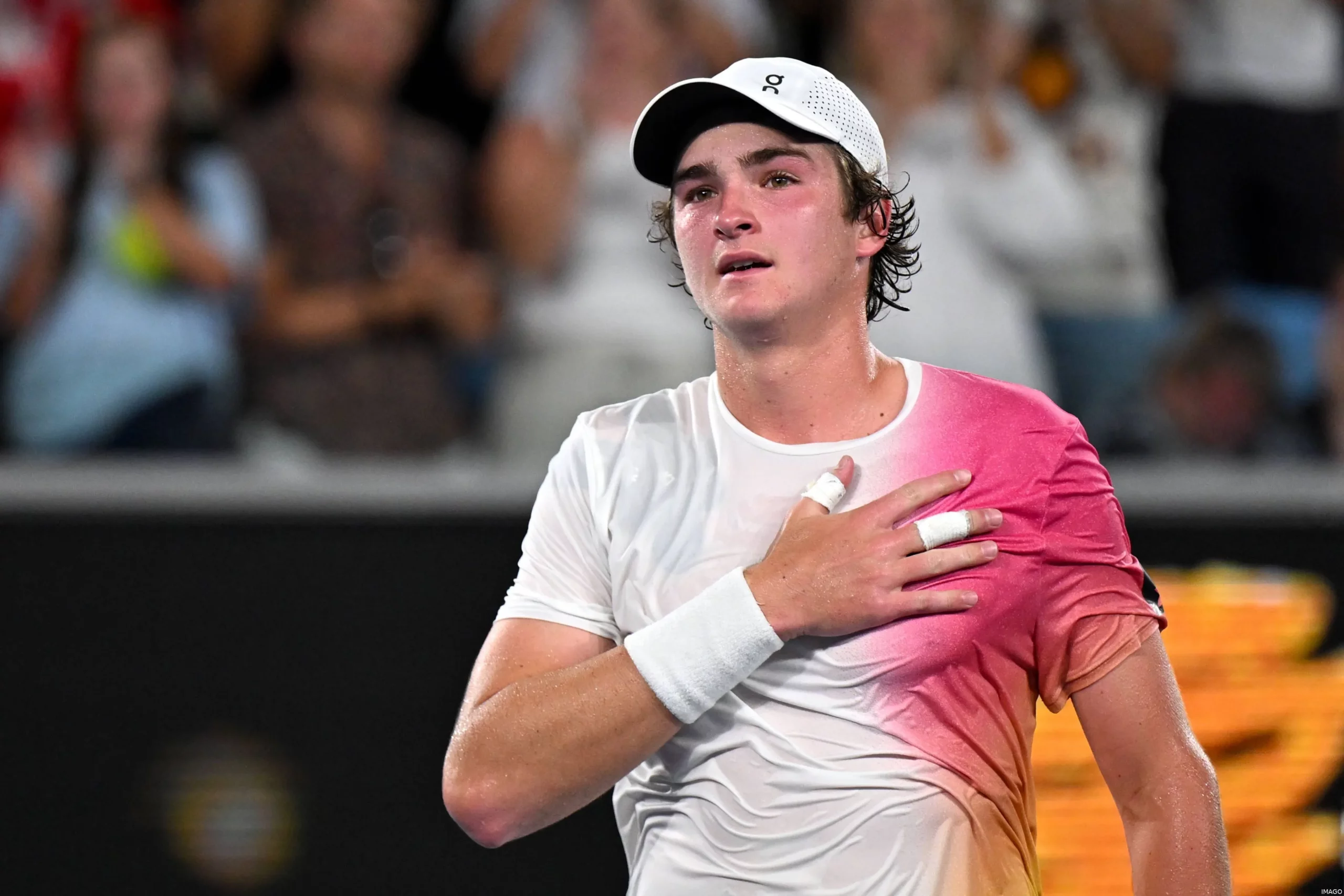 A Teenage Tennis Star Is Reshaping the Sport Business in Brazil