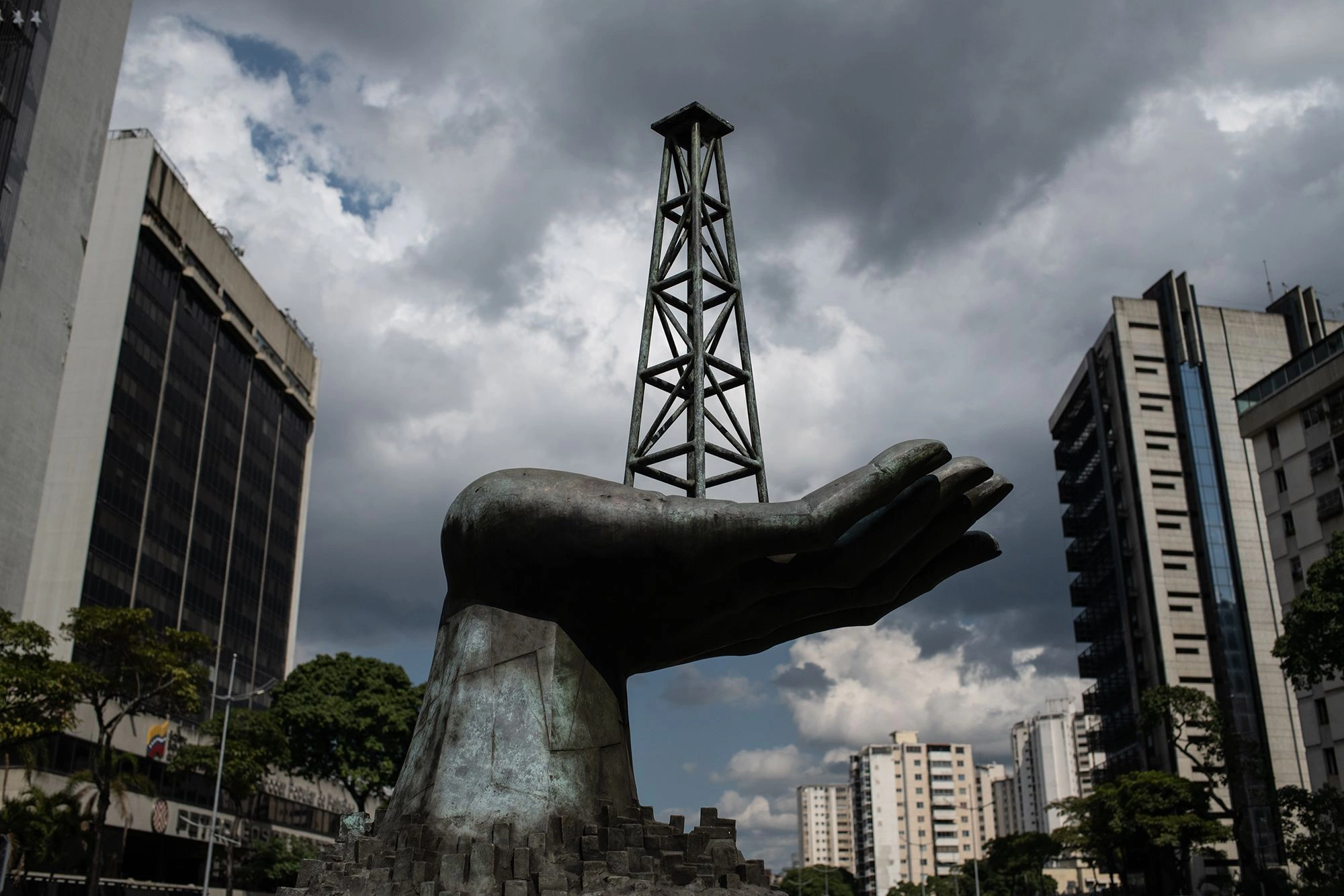 Wall Street Circles Venezuela as It Tries to Restructure Its Huge Debt