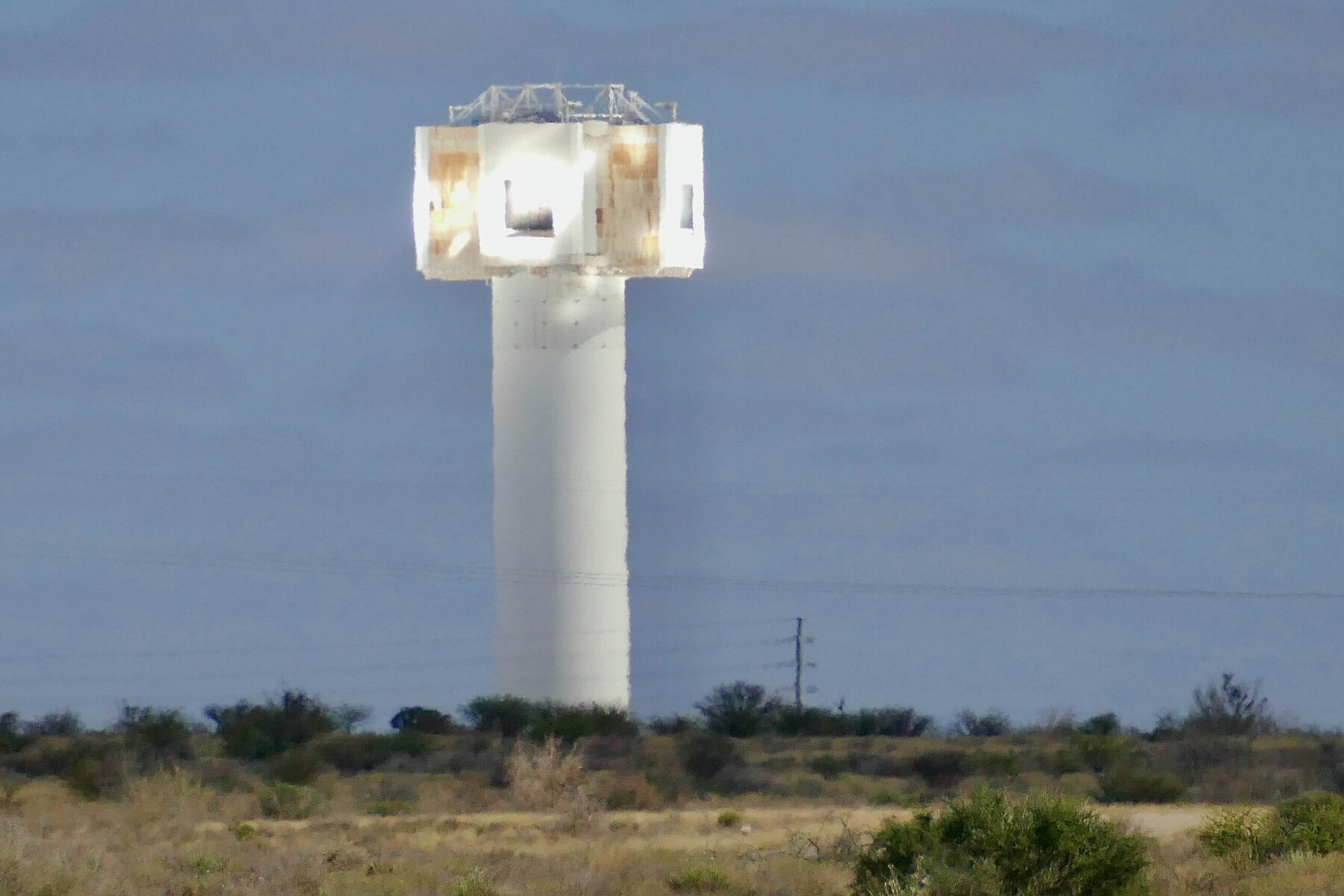 South Africa green hydrogen, a solar power tower in the Northern Cape