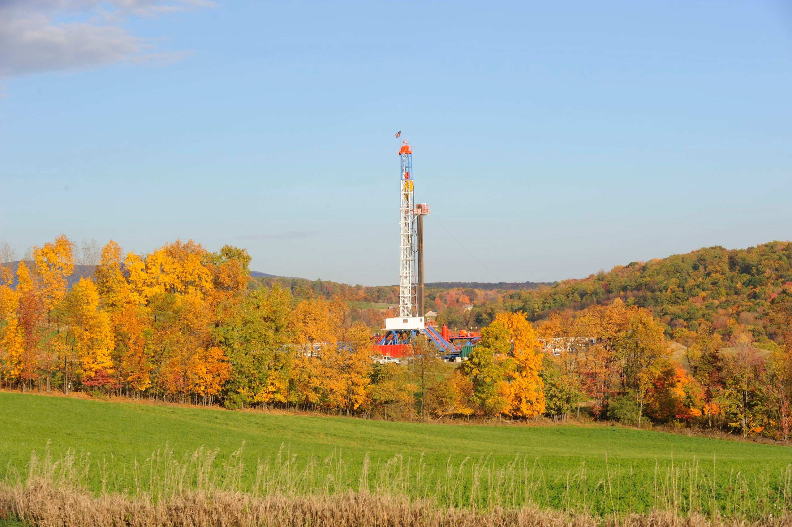 Vaca Muerta - a horizontal drilling rig in a shale gas field