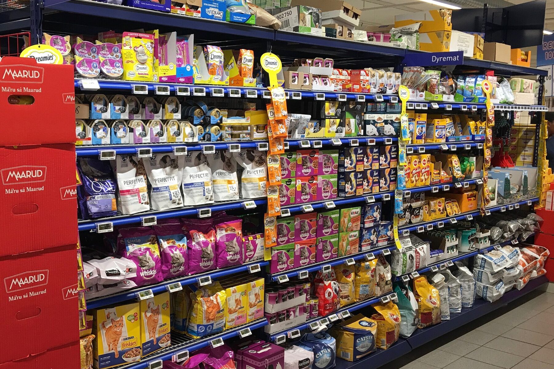 Supermarket aisle