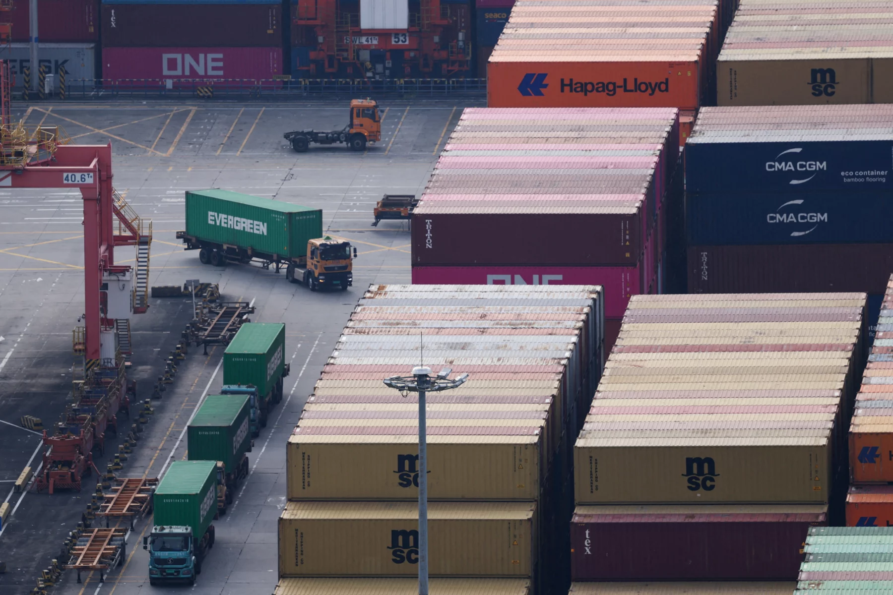 2d11cca69c32-2026-01-12T104252Z_1525053219_RC20MHA9TOBT_RTRMADP_3_CHINA-APPOINTMENT-TRADE