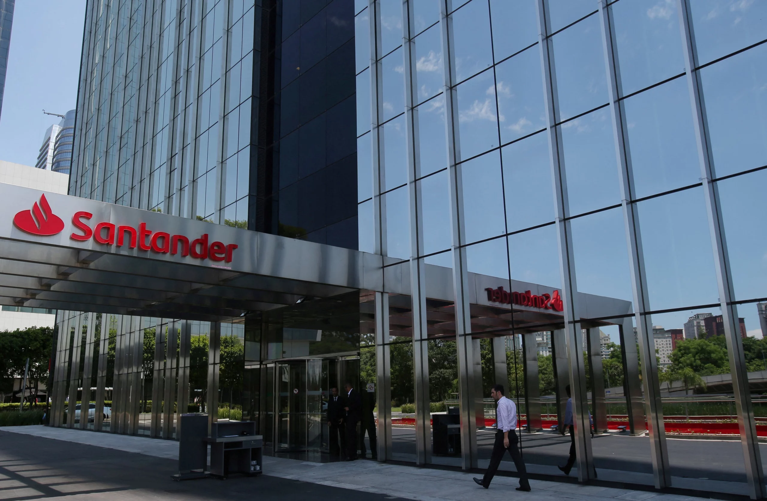 Santander Brasil Buyout Offers 15% Premium in Share Swap