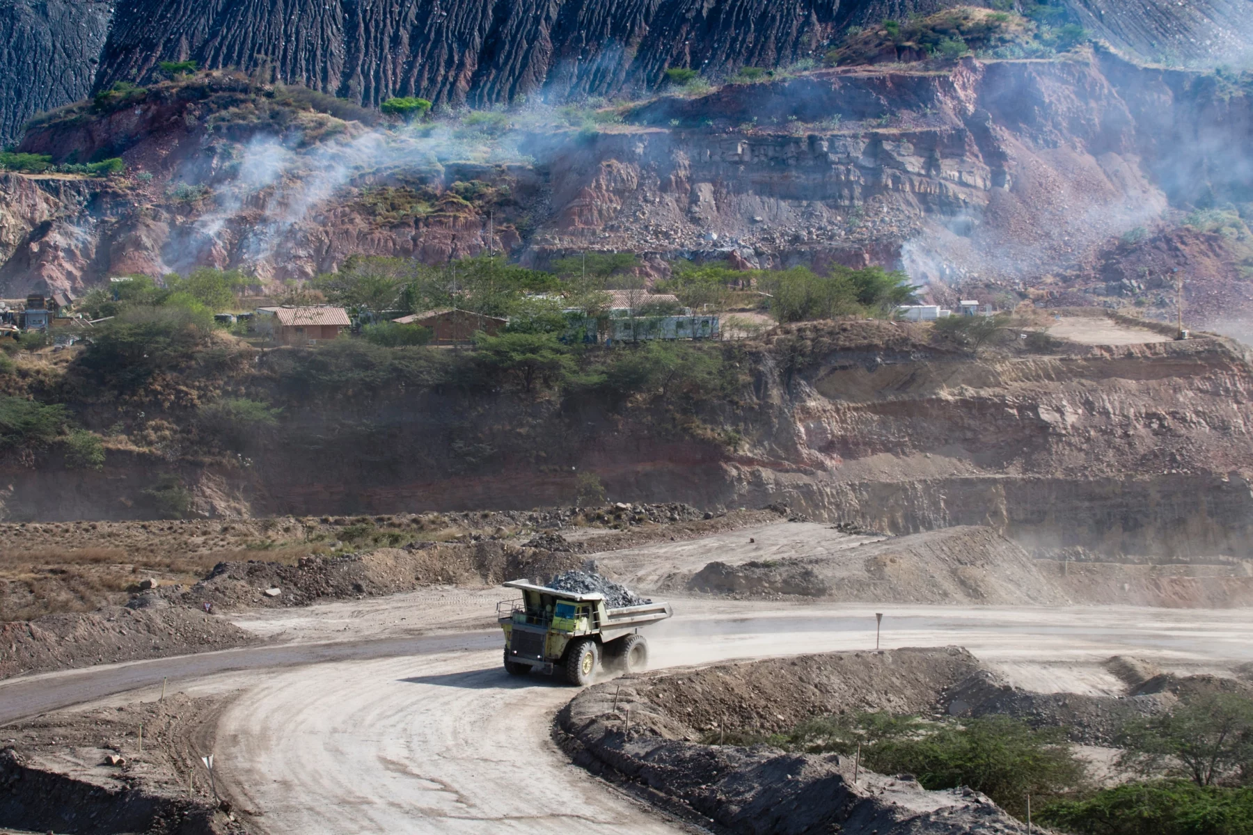 Colombia-coal-mine_Alamy_CEEW2W-2