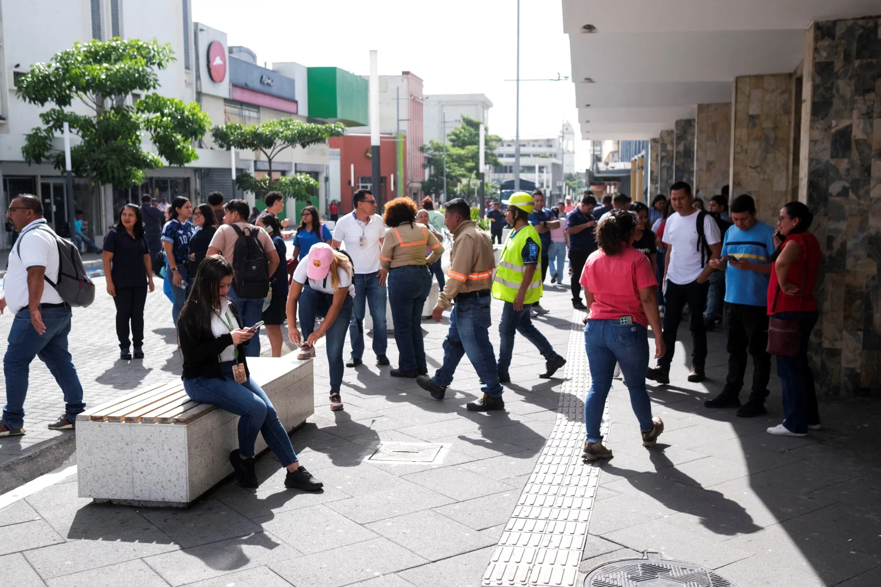 Brazil Unemployment Falls to Record 5.4% as Incomes Slip