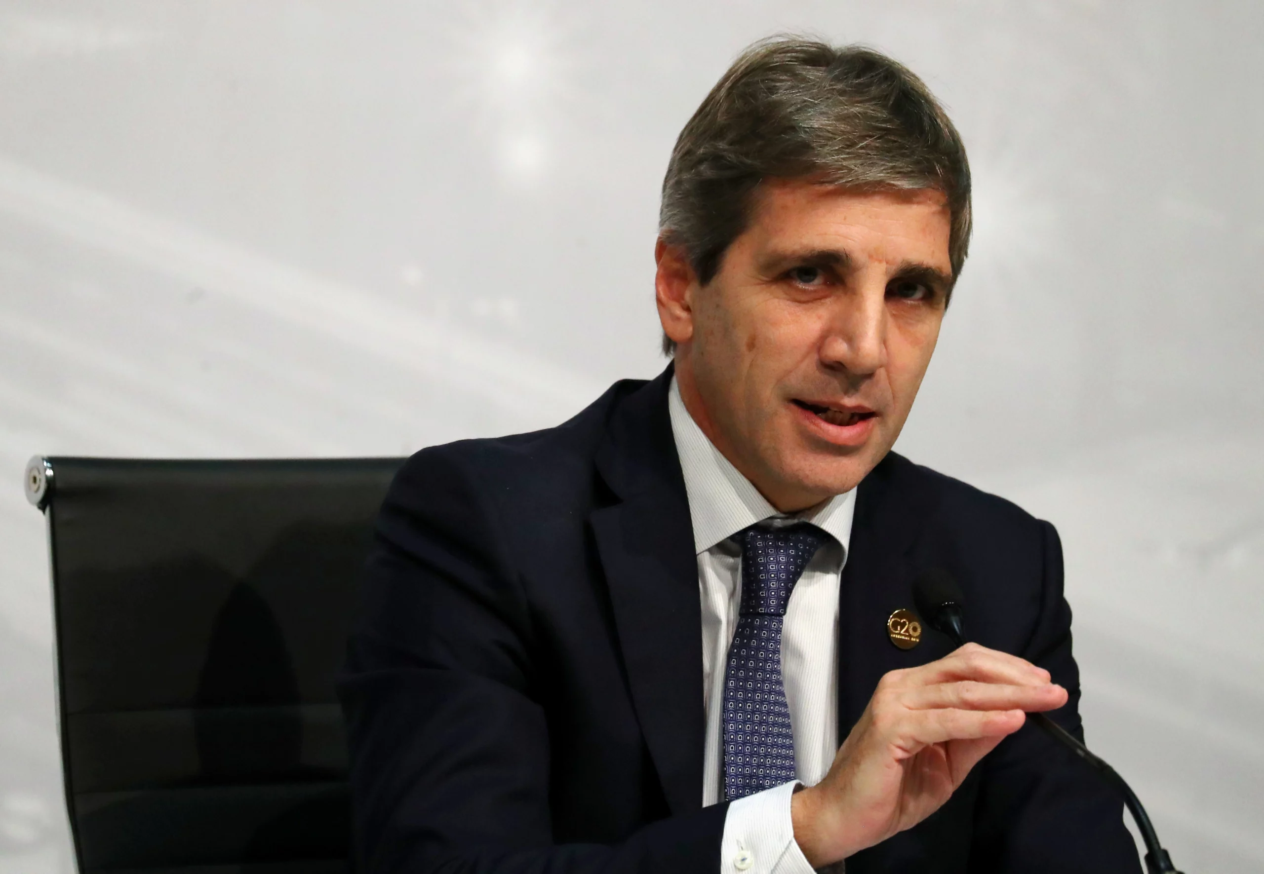 Argentina Bets on Home-Grown Debt, Keeps Wall Street Waiting