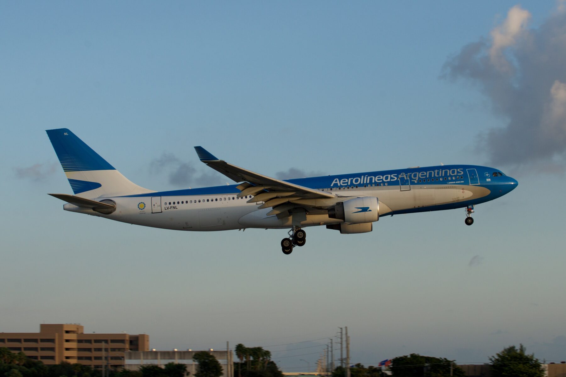 An Aerolineas Argentinas Airbus A330 on approach
