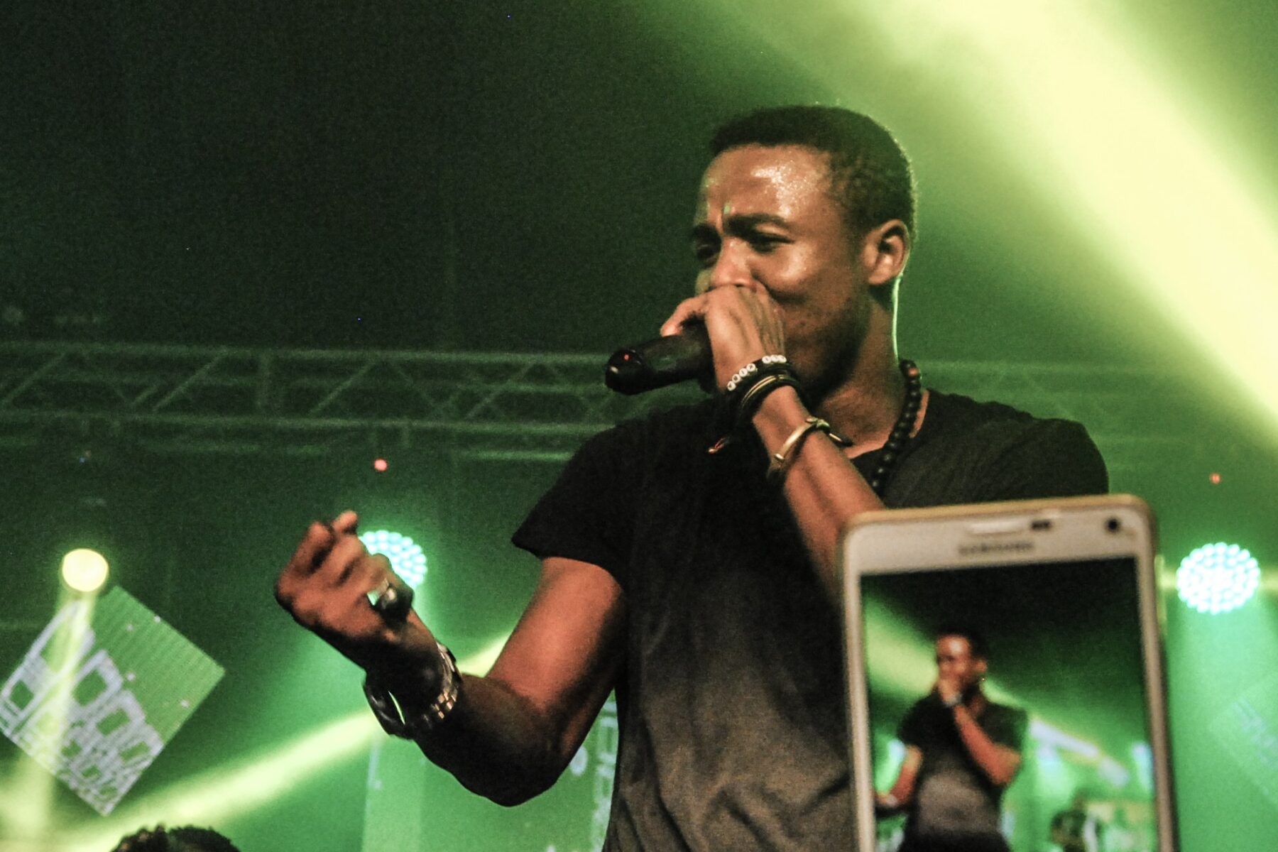 Alikiba performing live — the Tanzanian Bongo Flava star behind Finale