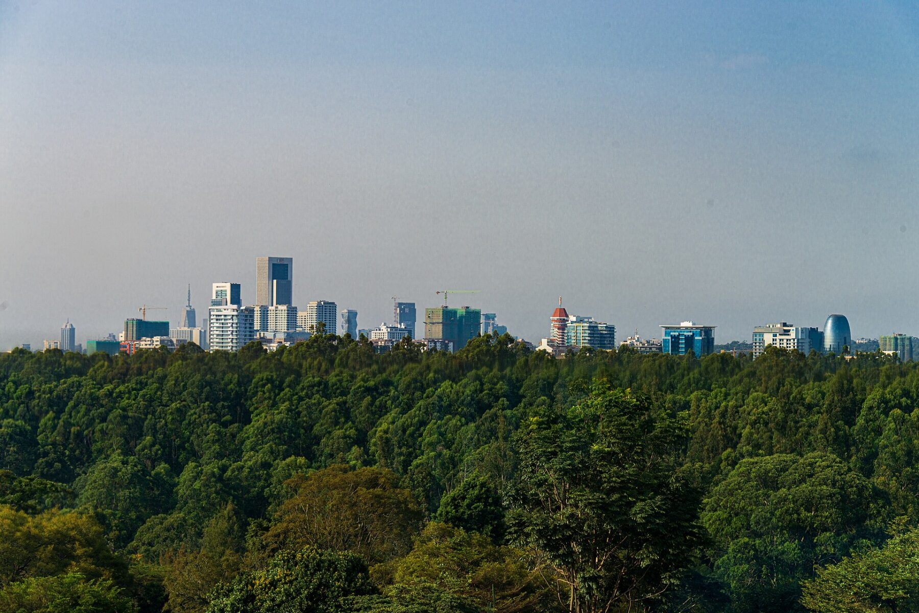 Nairobi's modern skyline at dusk, symbolising East Africa's emergence as a global growth pole with deep implications for Latin American trade and investment.