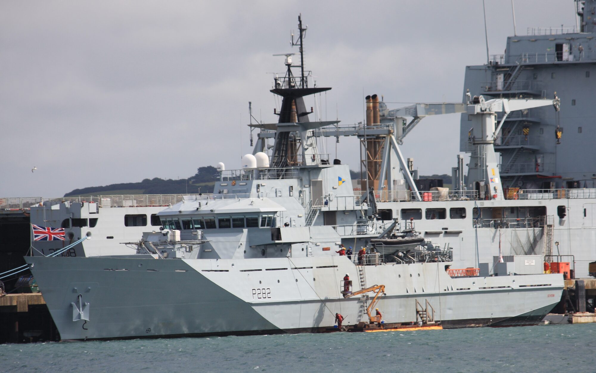 Argentina Protests to Britain Over a Warship Near the Falklands, Reviving the Malvinas Dispute