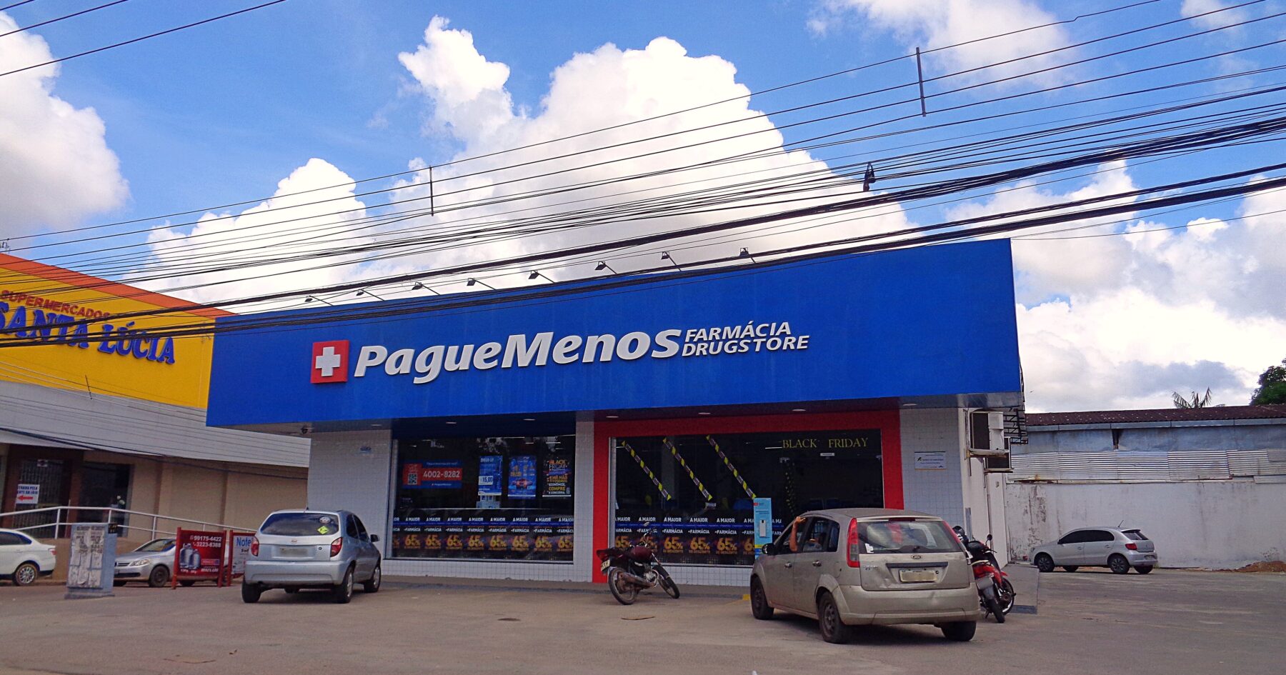 A Pague Menos pharmacy storefront in Brazil