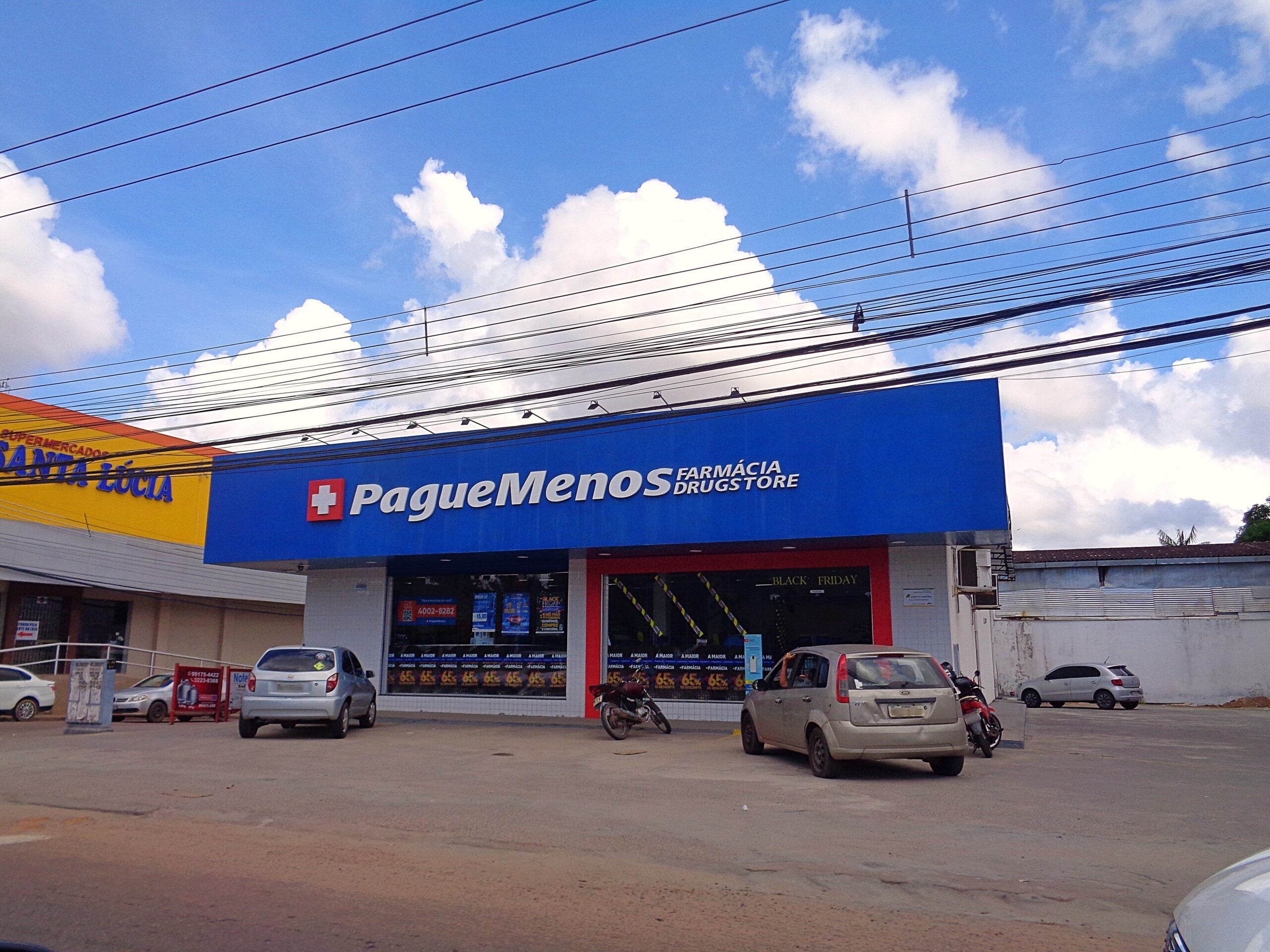 A Pague Menos pharmacy storefront in Brazil