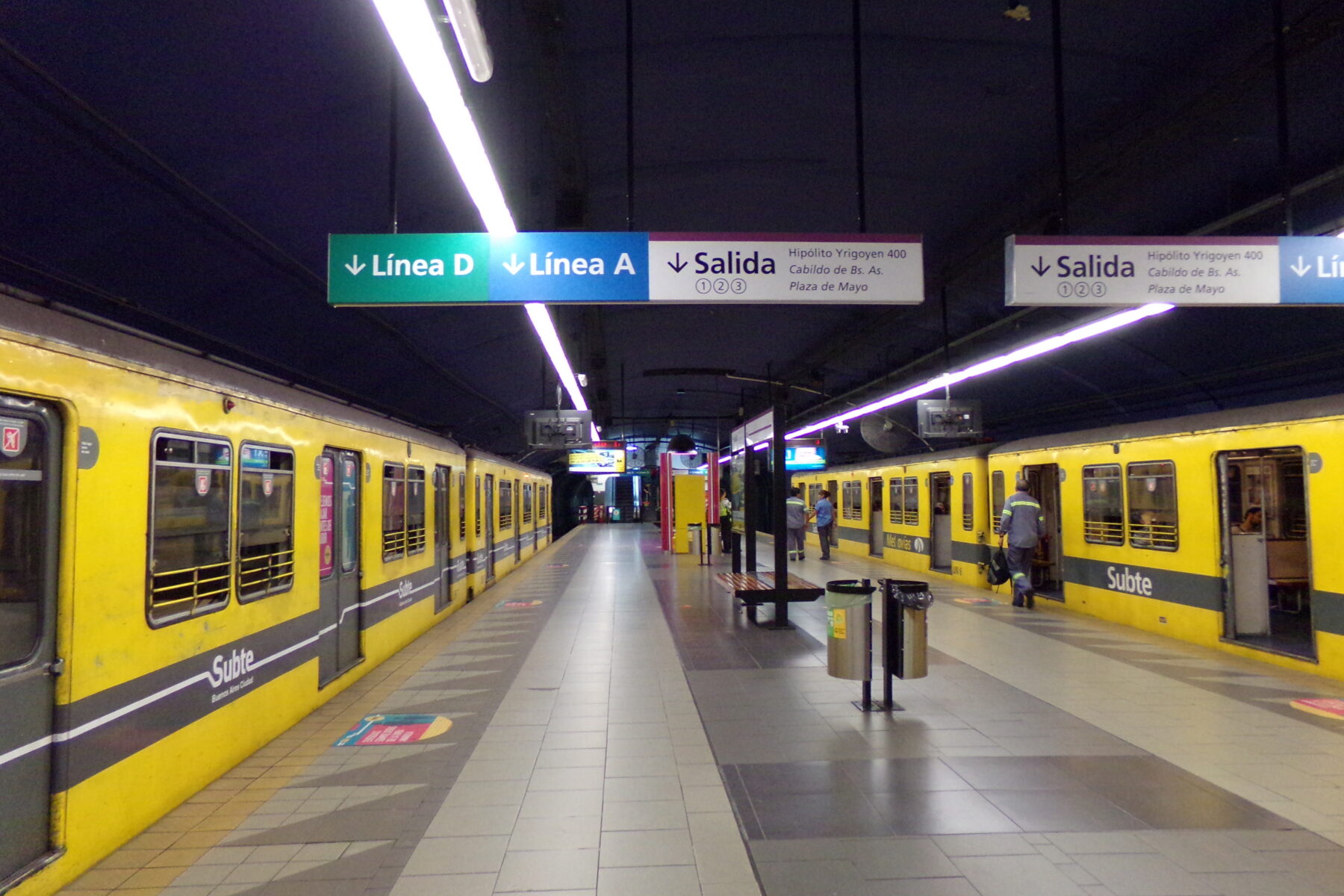 Buenos Aires Subte trains at a platform of Bolivar station