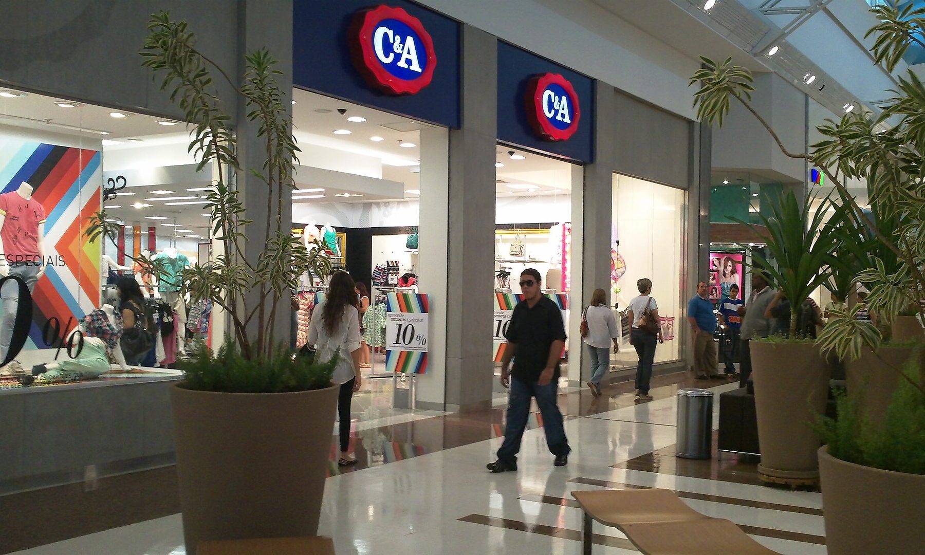 C&A store in a Brazilian shopping mall, C&A Brasil