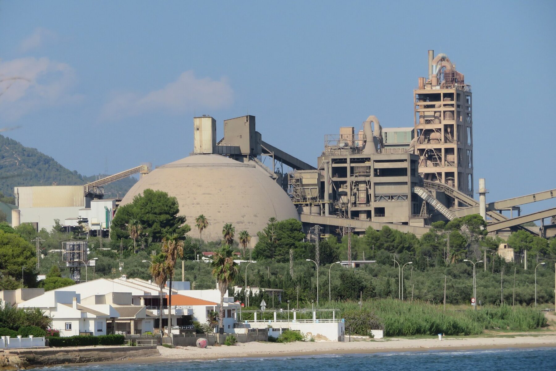 Cemex cement plant, Cemex earnings