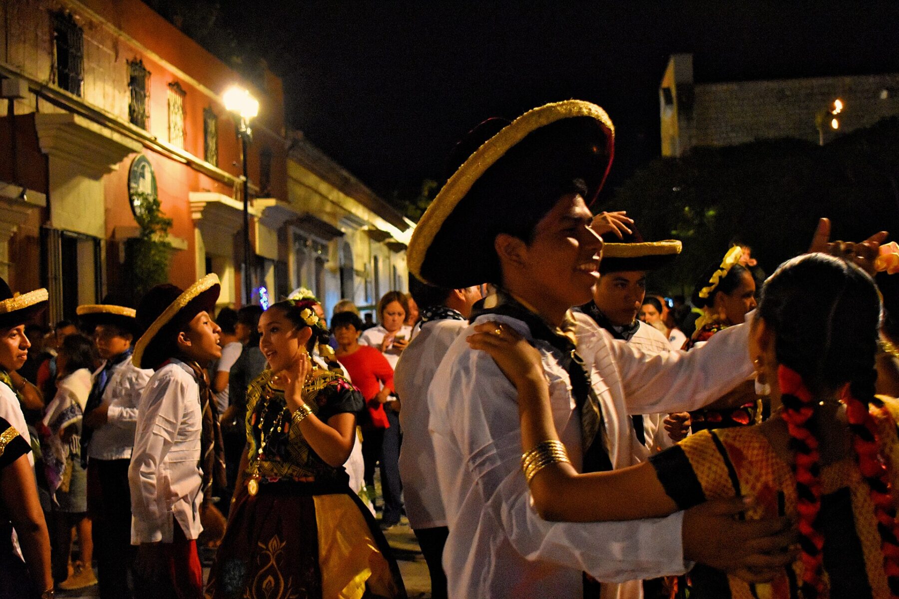 Guelaguetza Oaxaca dancers