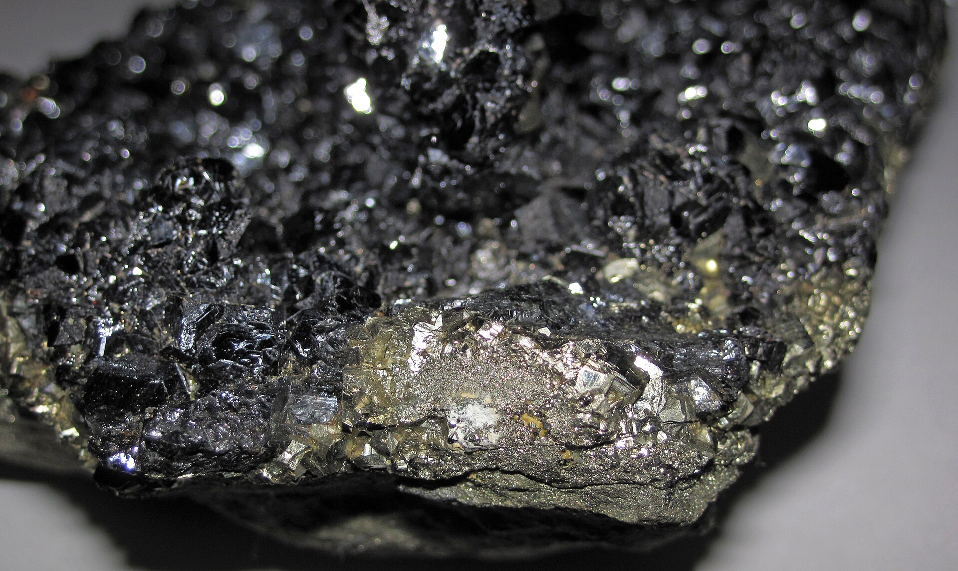 Peruvian Copper Miner Southern Copper Launches ESG Medical Program in Ilo