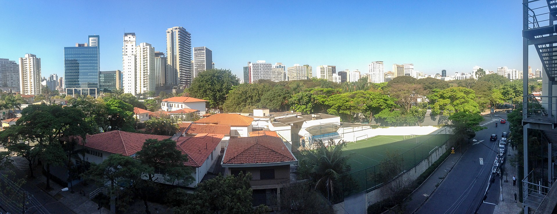 Brazil Household Debt Ties Up 81.6% of Families, Defaults Stay Near Record High