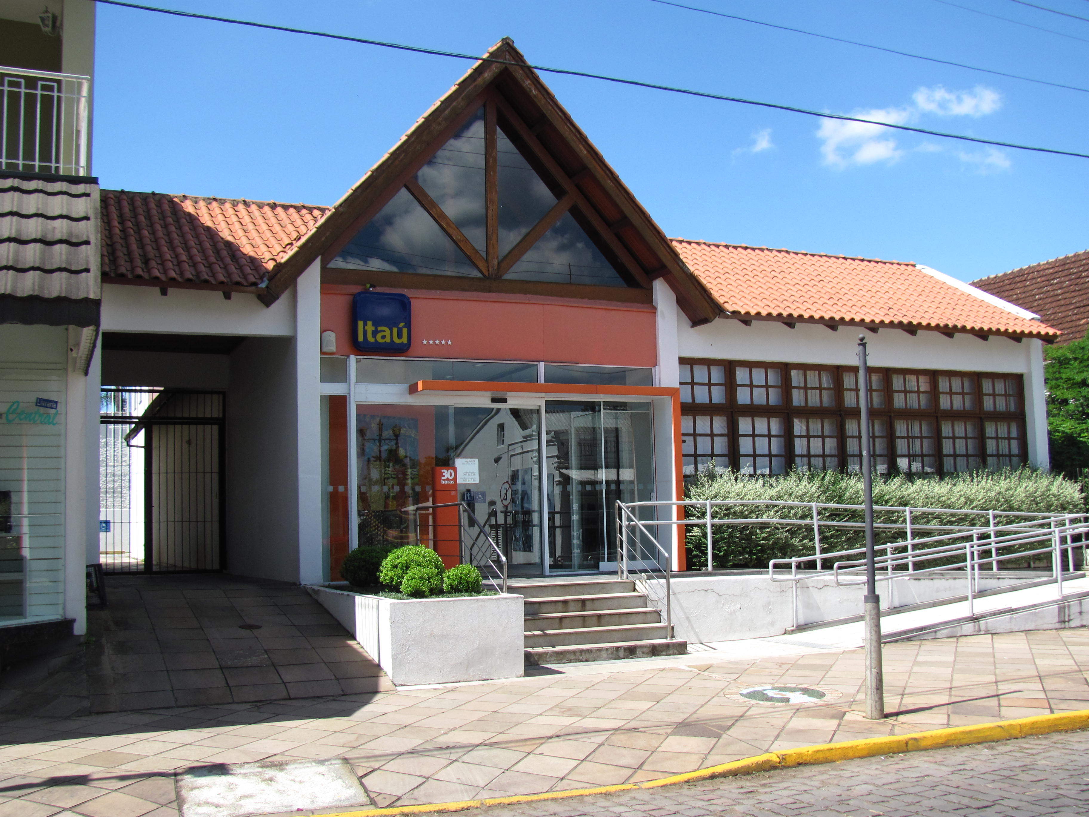 Itaú headquarters building exterior